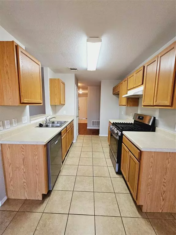 Kyle, TX 78640,423 Paddington DR
