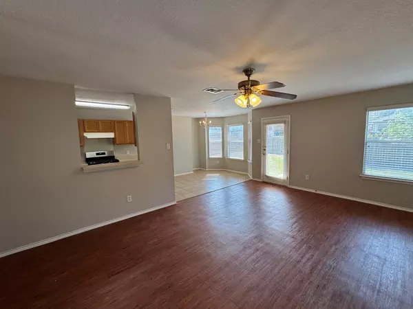 Kyle, TX 78640,423 Paddington DR