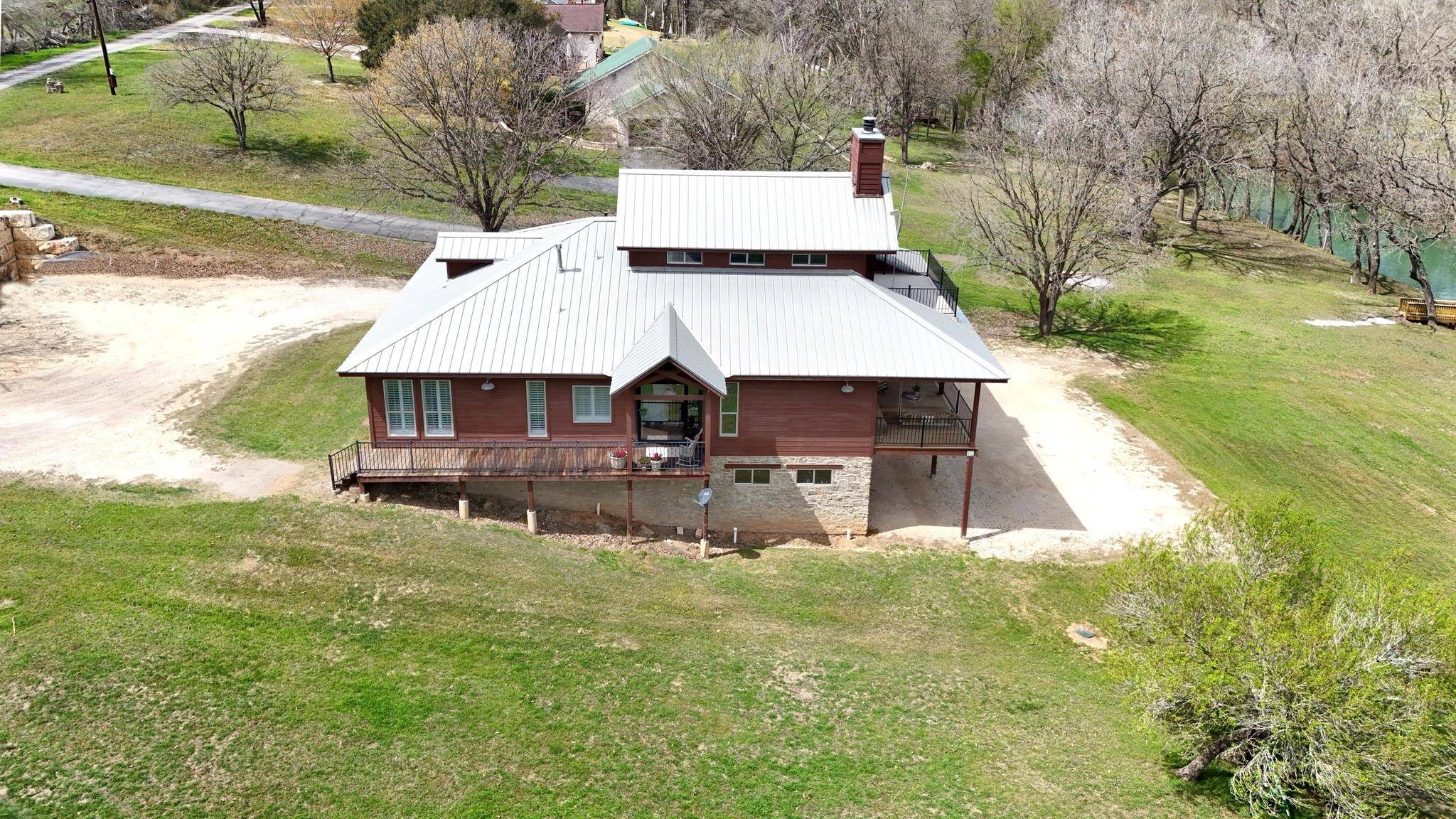 398 Redbird LN, Kingsbury, TX 78638