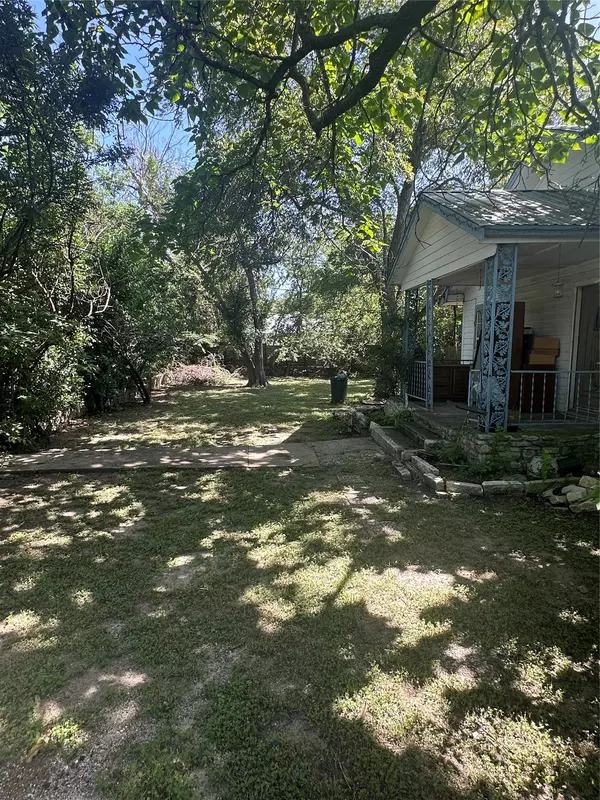 Burnet, TX 78611,604 S Vandeveer ST