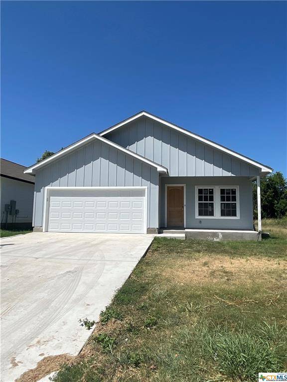 1420 Harwood ST, Gonzales, TX 78629