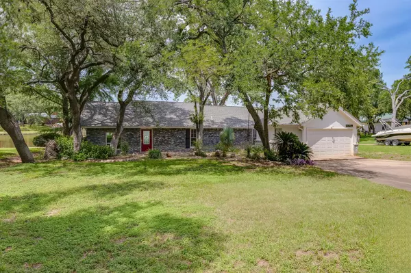 Buchanan Dam, TX 78609,214 Island Lodges DR