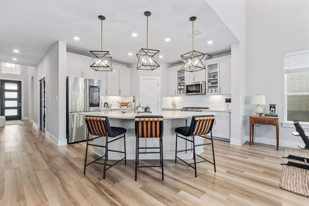 Georgetown, TX 78628,2104 Prairie Oaks DR