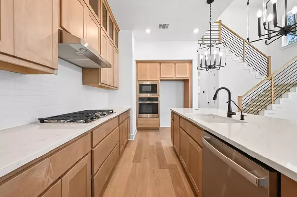 Kyle, TX 78640,164 Basket Flower LOOP