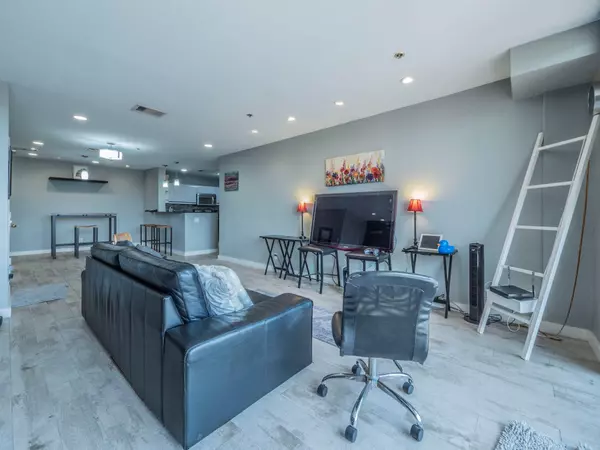 Austin, TX 78701,40 N Interstate 35 HWY #4A4