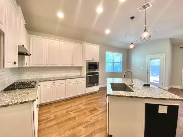 Leander, TX 78641,2212 Laurel Arbor DR