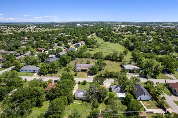 Taylor, TX 76574,310 Old Thorndale RD