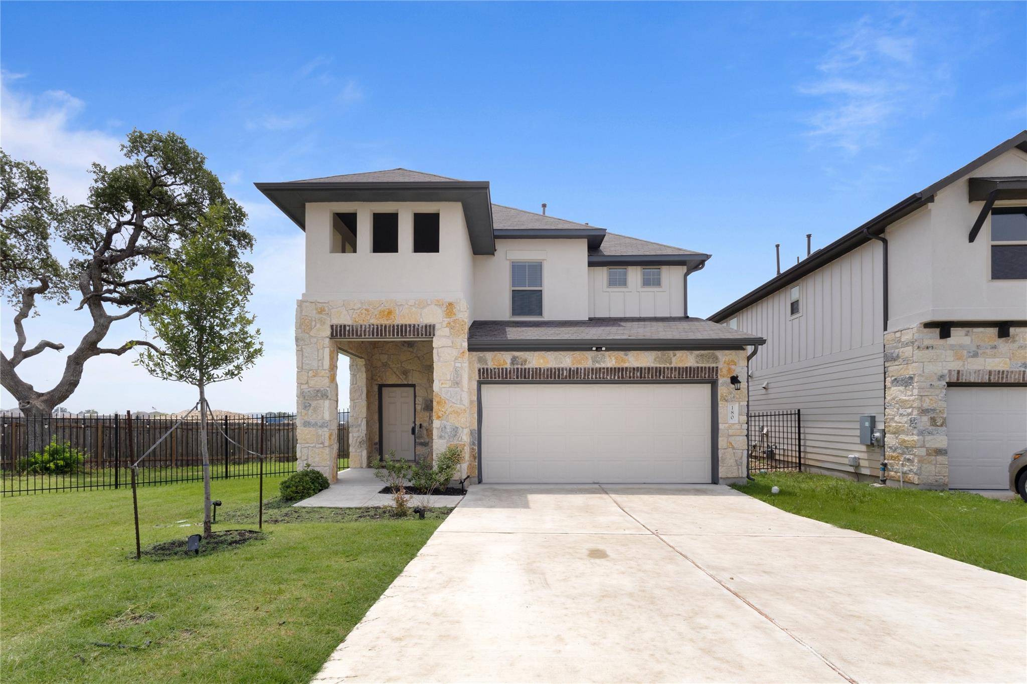 180 Macarthur DR, Leander, TX 78641
