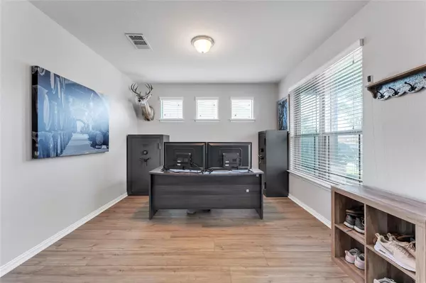 Hutto, TX 78634,302 Emory Fields DR