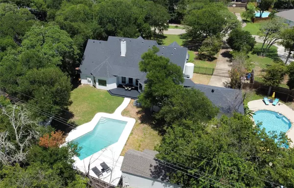 608 Whispering Oaks DR, Salado, TX 76571