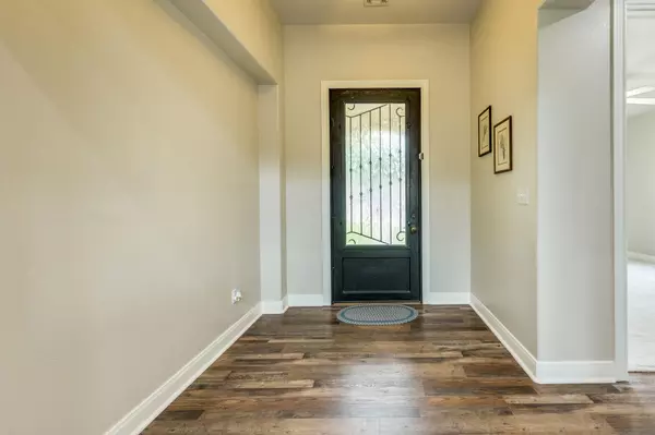 Marble Falls, TX 78654,402 Woodland Park DR