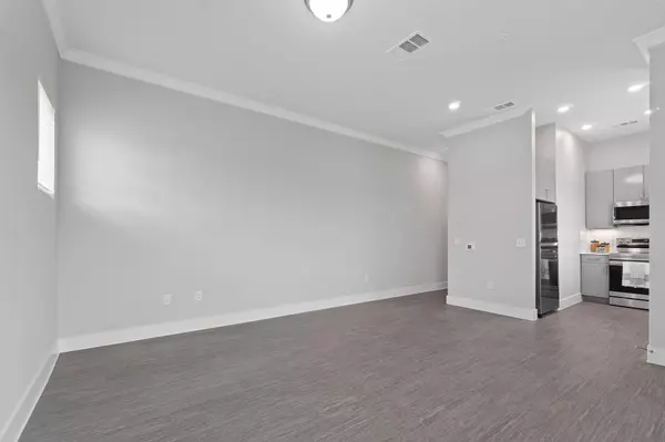 Buda, TX 78610,476 Suffield DR #411