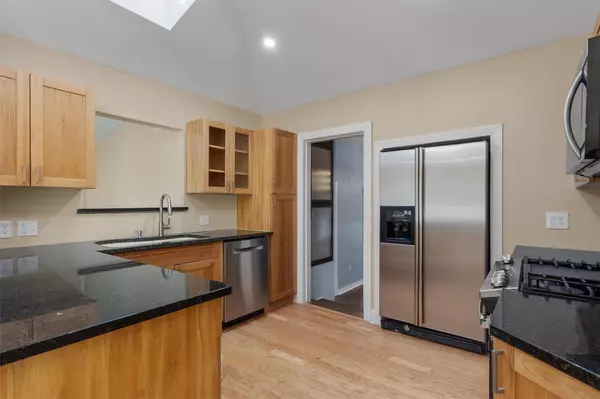 400 E Monroe ST, Austin, TX 78704