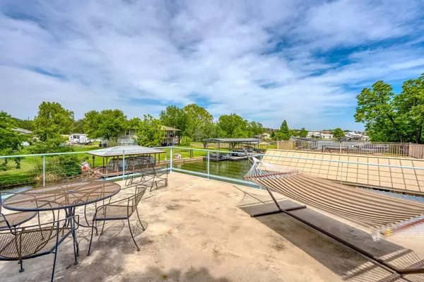 Granite Shoals, TX 78654,521 E Briarway DR