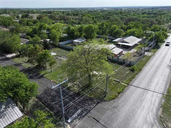 Burnet, TX 78611,709 E Pecan ST