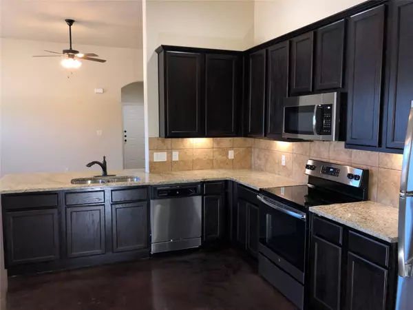 Buda, TX 78610,414 JACK RABBIT LN #B