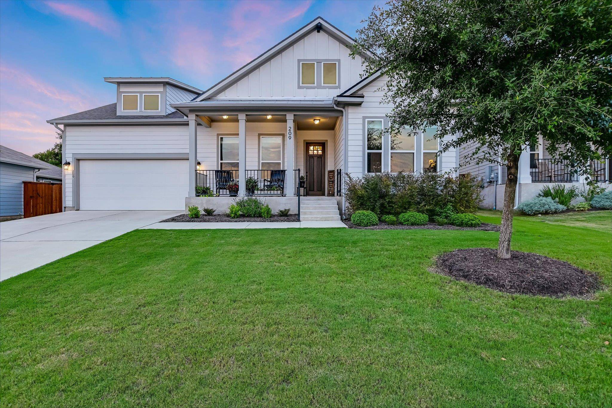 209 Scarlett Thistle DR, Liberty Hill, TX 78642