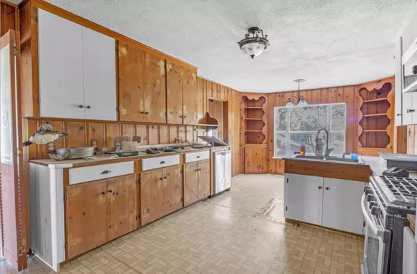Elgin, TX 78621,451 Pleasant Grove RD