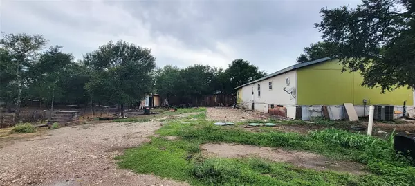Dale, TX 78616,296 Legend Oaks DR