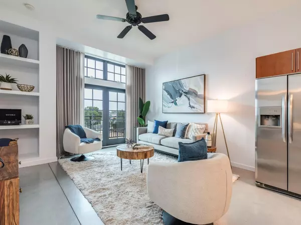 Austin, TX 78702,2235 E 6th ST #302