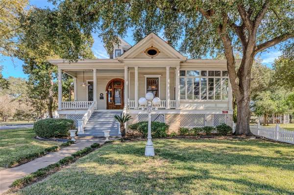 524 Saint Peter ST, Gonzales, TX 78629