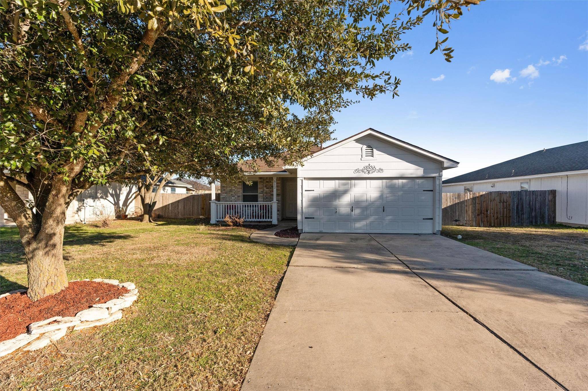 512 Mitchell DR, Hutto, TX 78634