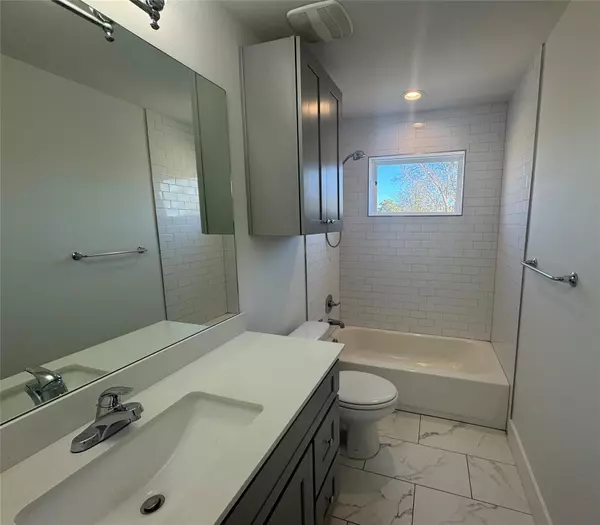 Austin, TX 78721,1916 Webberville RD #C