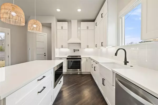 18200 Fair LN, Jonestown, TX 78645