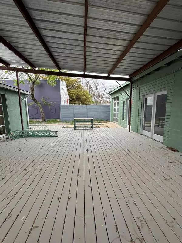 Austin, TX 78702,2602 E Cesar Chavez ST