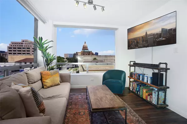 Austin, TX 78701,1212 Guadalupe #402