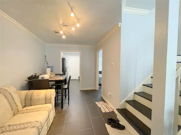 Houston, TX 77071,7700 Creekbend DR #104