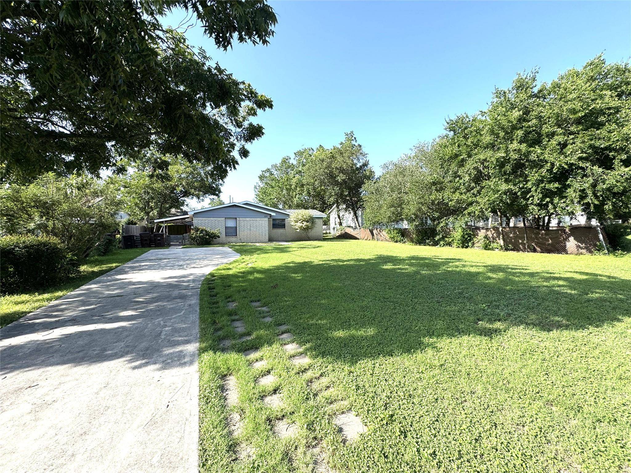 Lockhart, TX 78644,1130 Bois D Arc ST