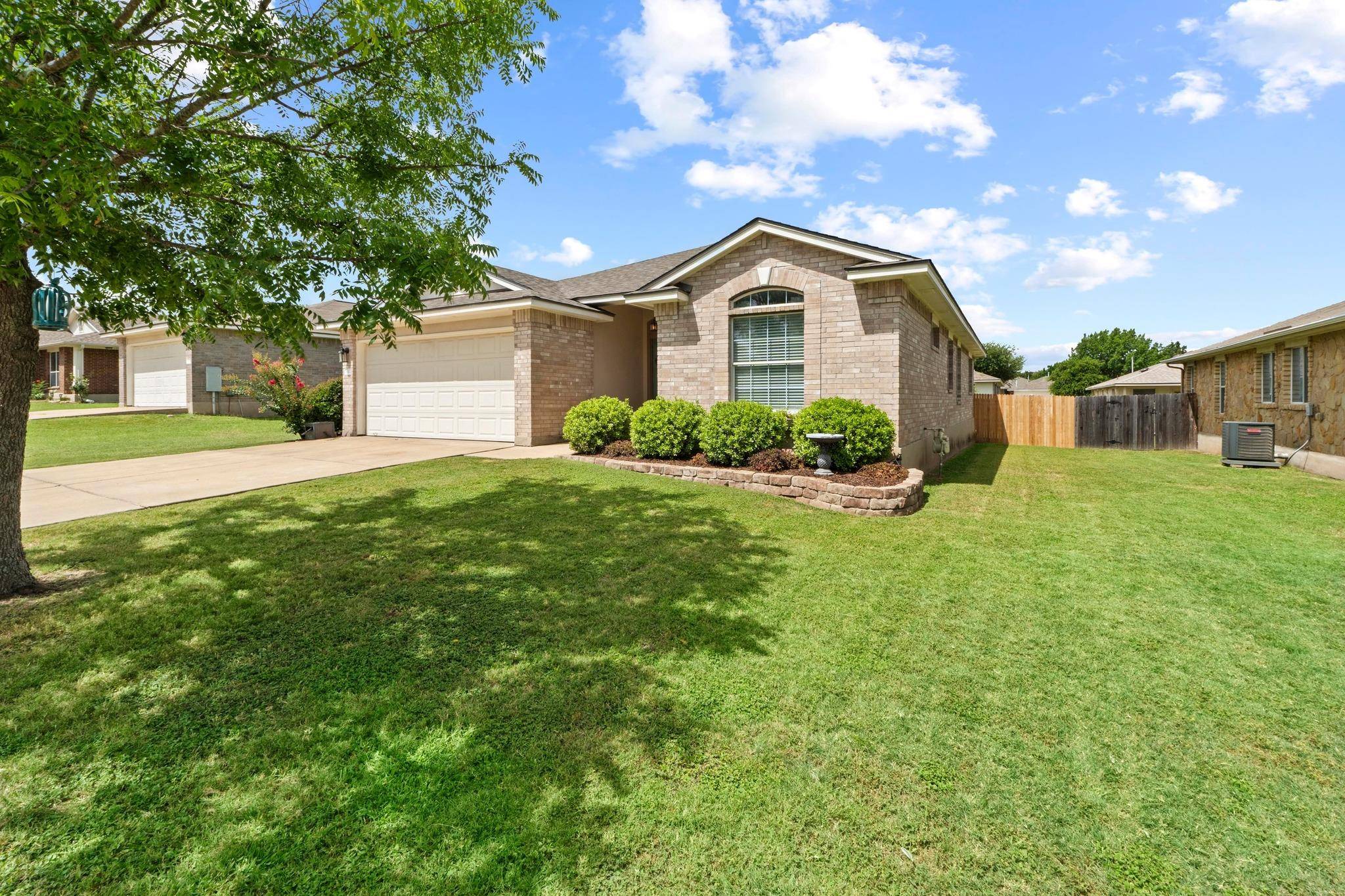 1111 Whitley DR, Leander, TX 78641