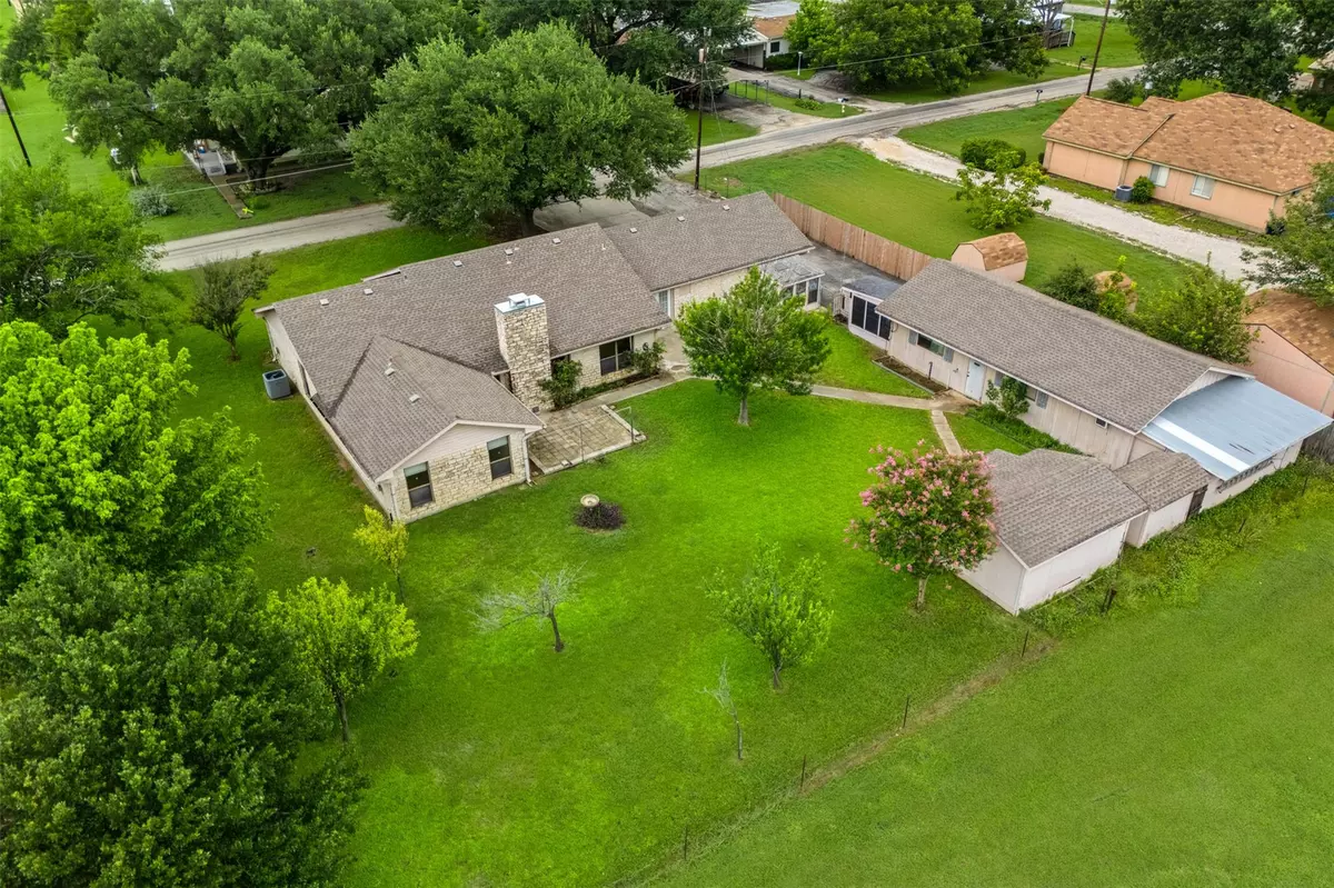 Thrall, TX 76578,204 E Eckhart Ave
