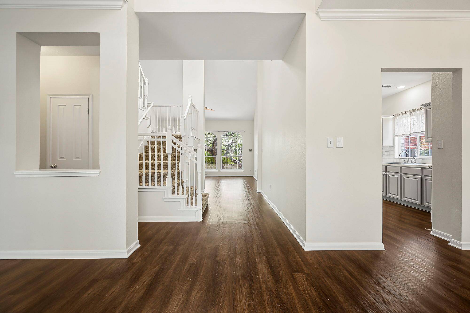 6921 Auckland DR, Austin, TX 78749