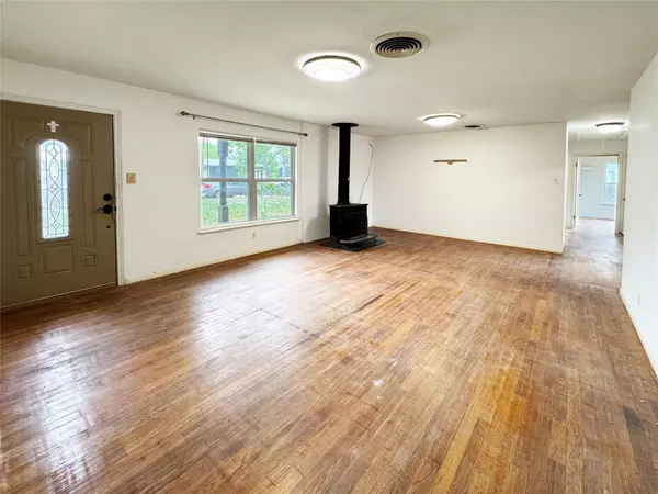 Fredericksburg, TX 78624,327 W Mulberry ST