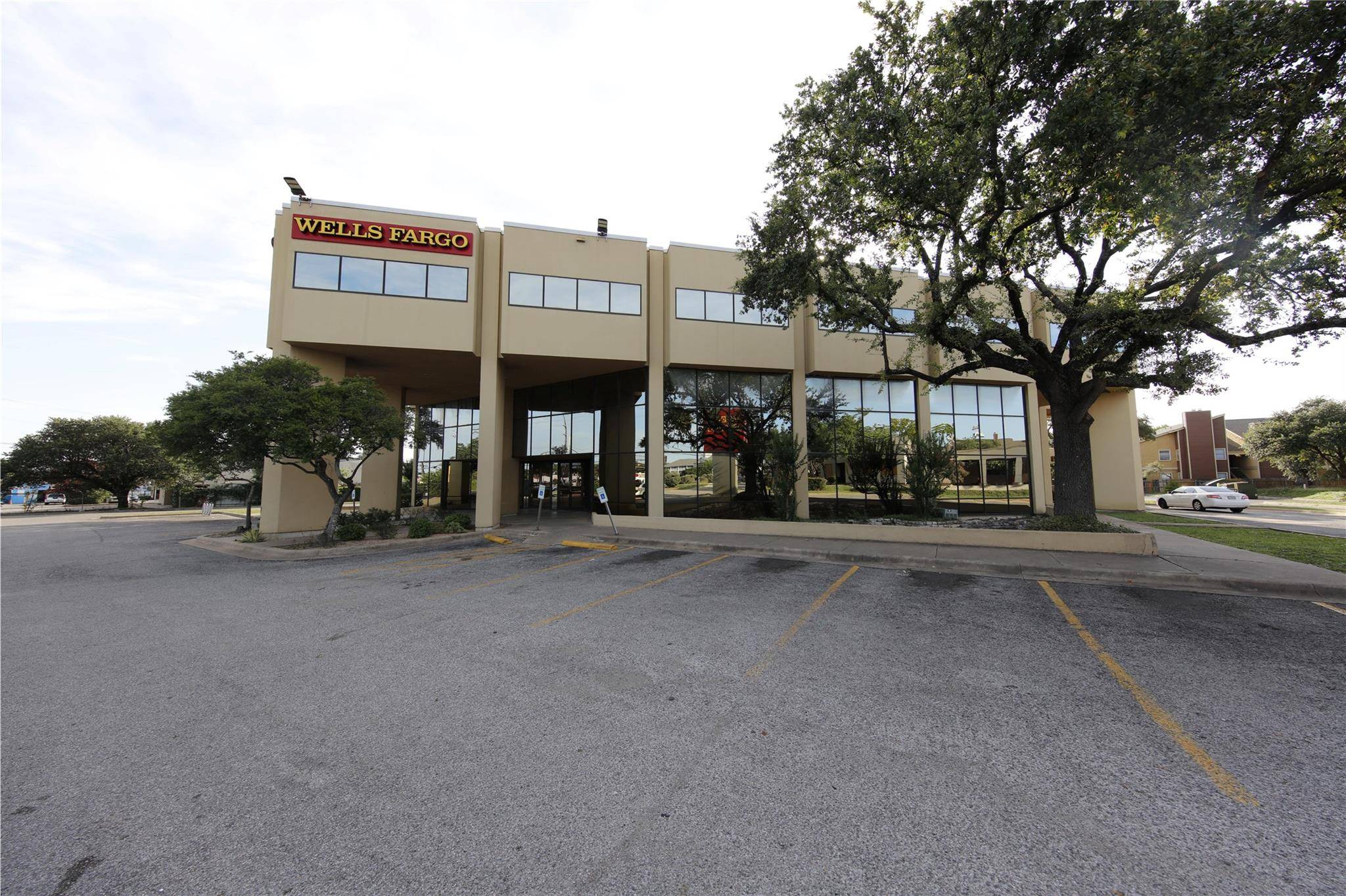 Austin, TX 78753,9800 N Lamar BLVD #240