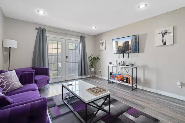 Austin, TX 78741,1906 Valley Hill CIR