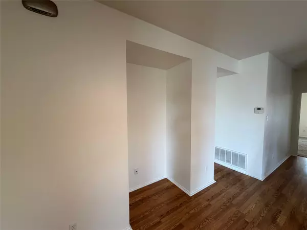 Leander, TX 78641,917 W South ST