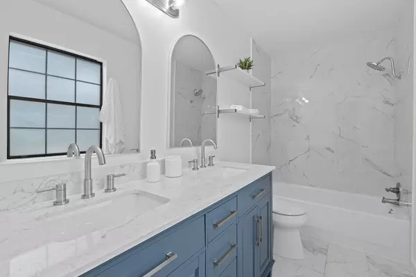 Austin, TX 78746,3633 Peregrine Falcon DR