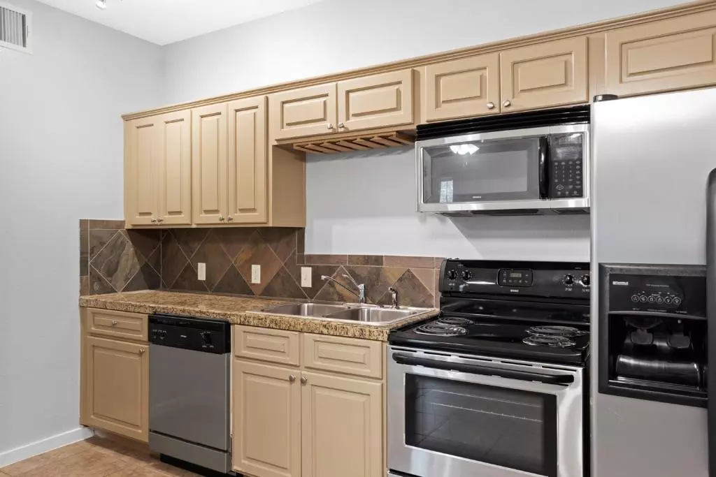 Austin, TX 78757,2106 Cullen Ave #206