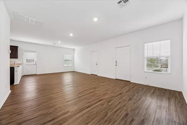 San Marcos, TX 78656,304 Mica TRL