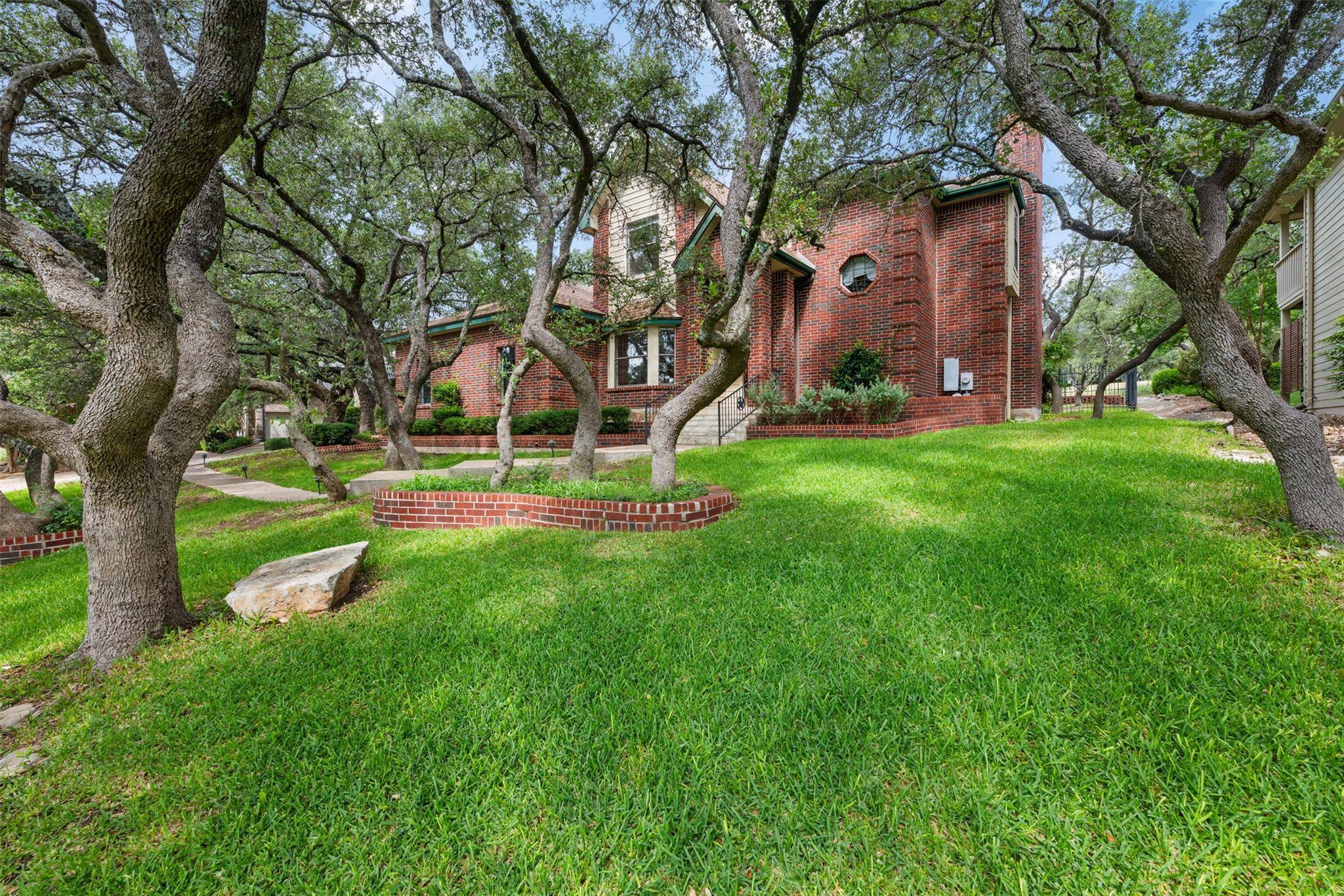 Lakeway, TX 78734,125 Long Wood Ave