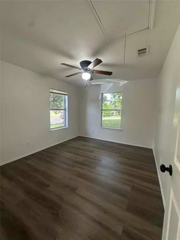 Elgin, TX 78621,509 Central Ave #A