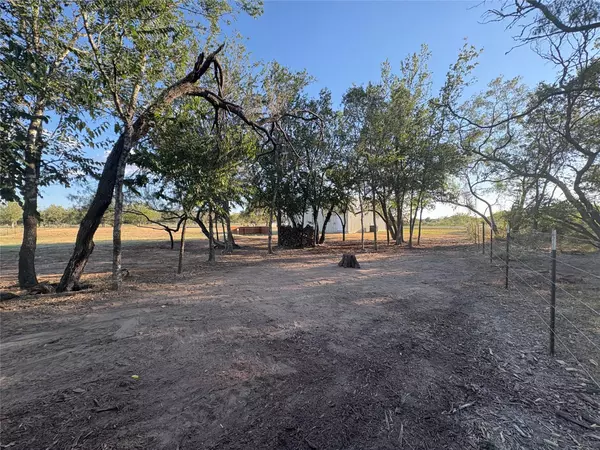 Lockhart, TX 78644,1359 Acorn RD