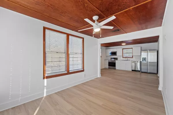 Austin, TX 78702,1308 E 12th ST