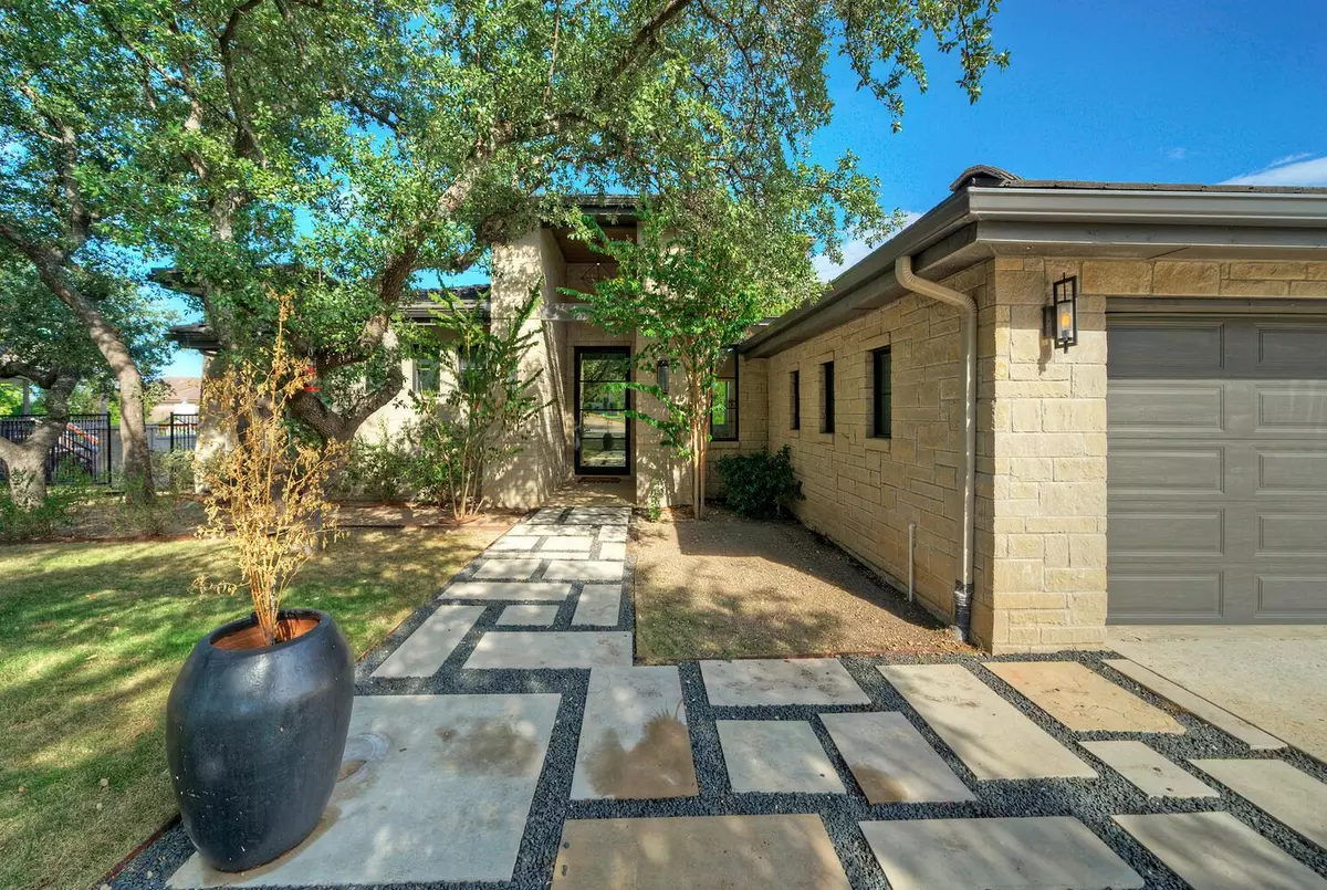 The Hills, TX 78738,10 Monarch Oaks LN