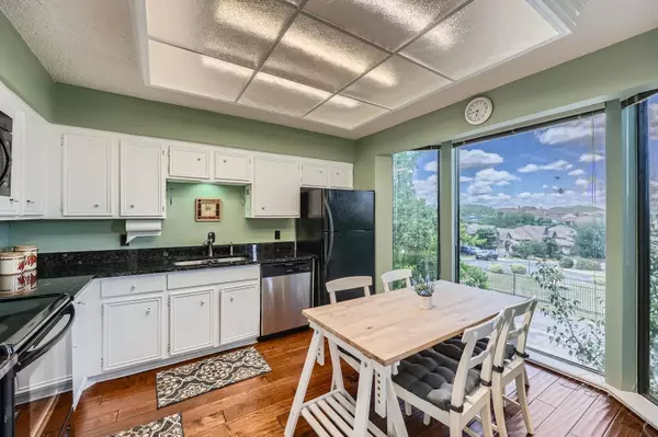 Lakeway, TX 78738,204 World Of Tennis SQ #C15