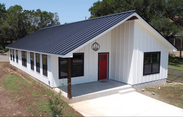 1127 Greenhill DR, Canyon Lake, TX 78133