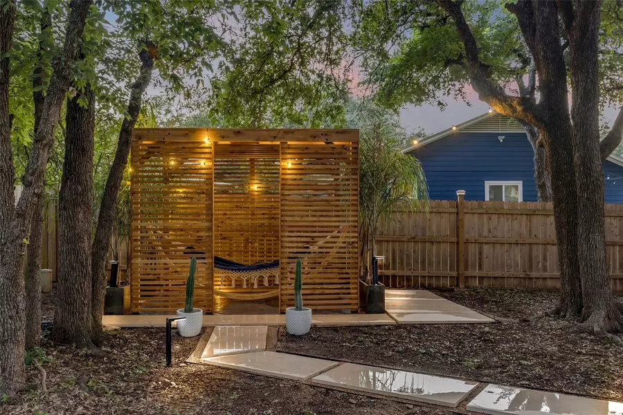 12710 Heinemann DR, Austin, TX 78727